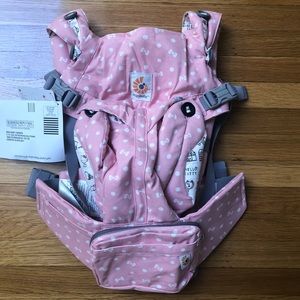 ergo omni 360 hello kitty